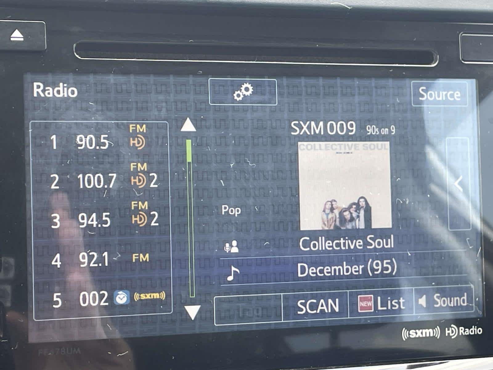 Used 2017 Ice Silver Metallic Subaru Premium image 22