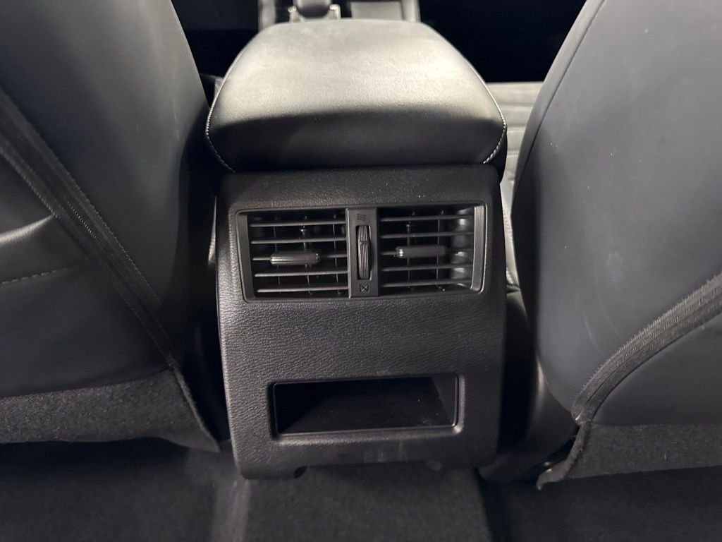 Used 2024 Red Mitsubishi  image 21