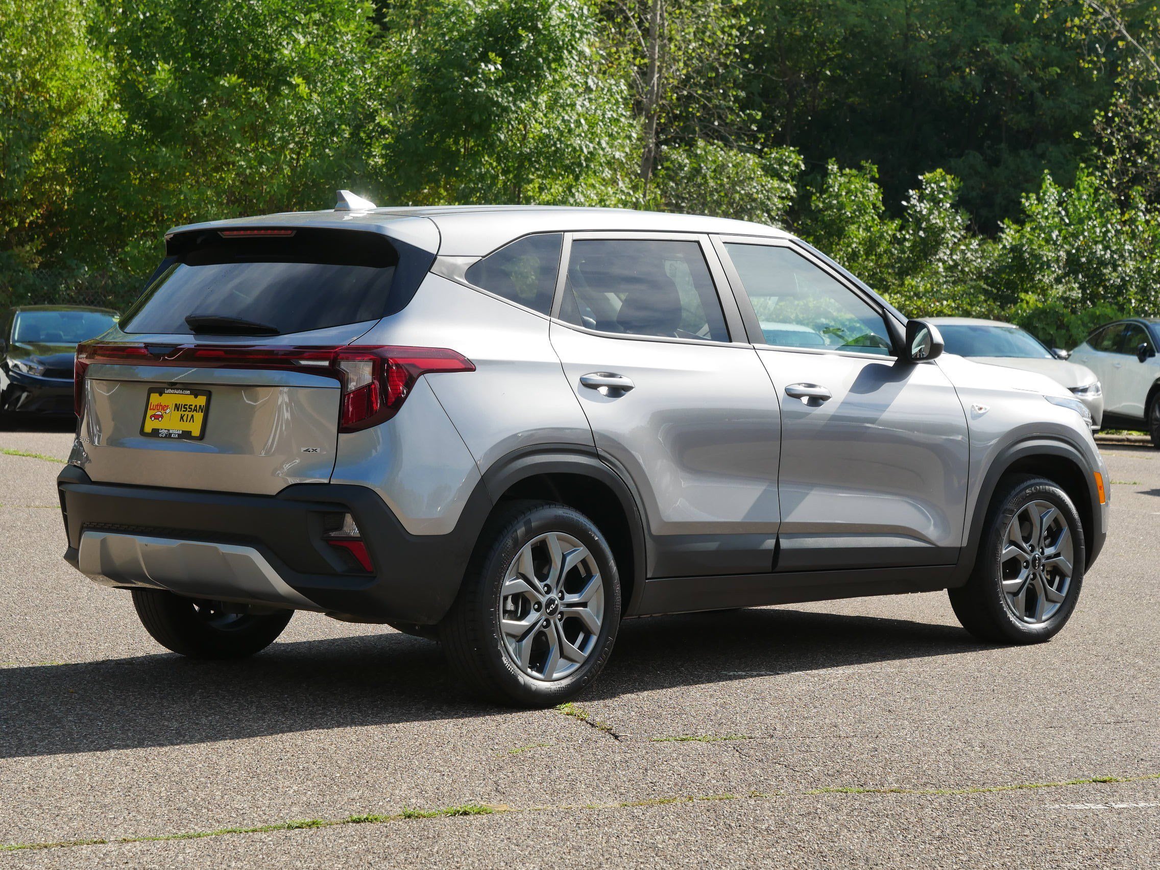 Used 2025 Steel Gray Kia LX image 18