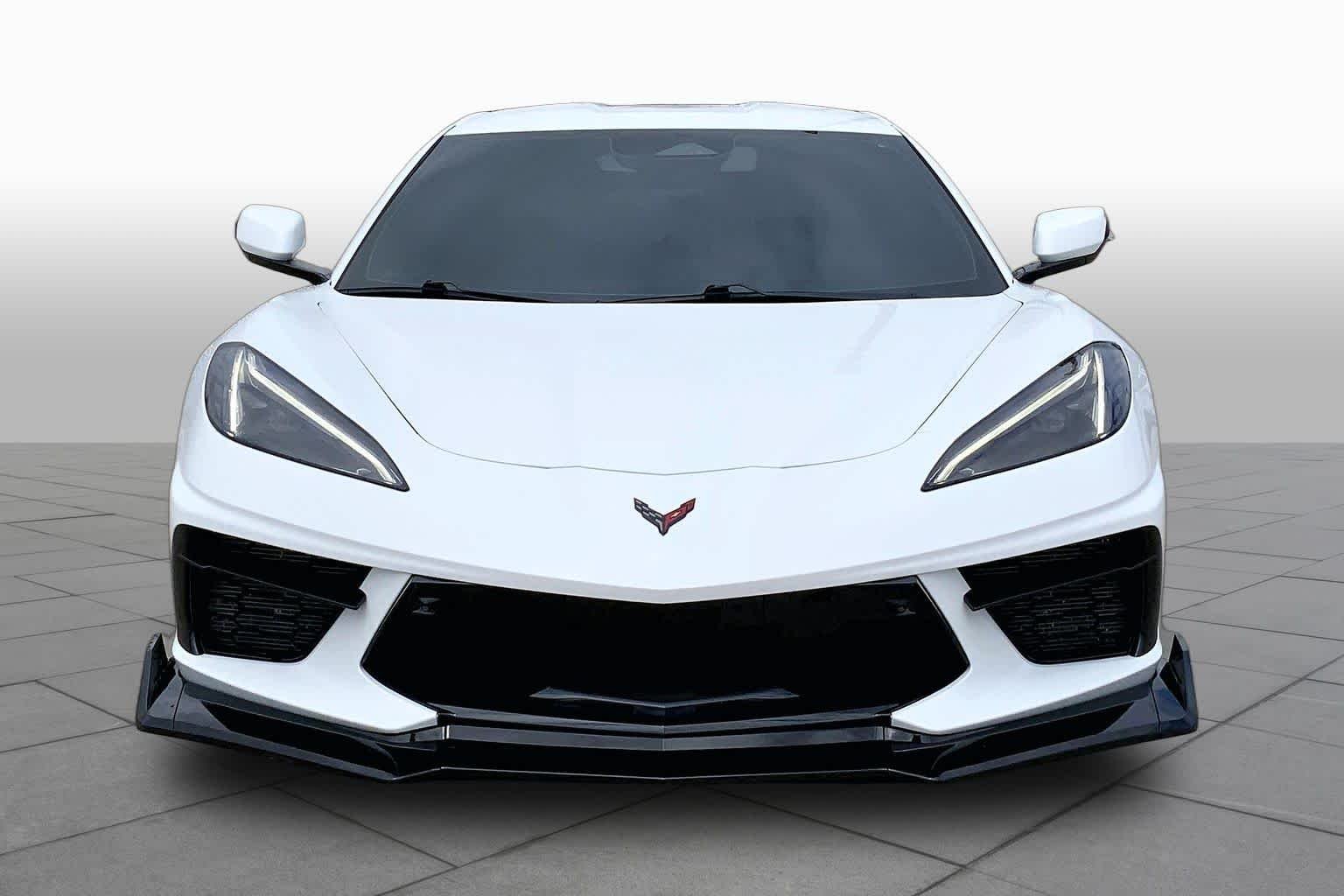 Used 2024 Arctic White Chevrolet 2LT image 4