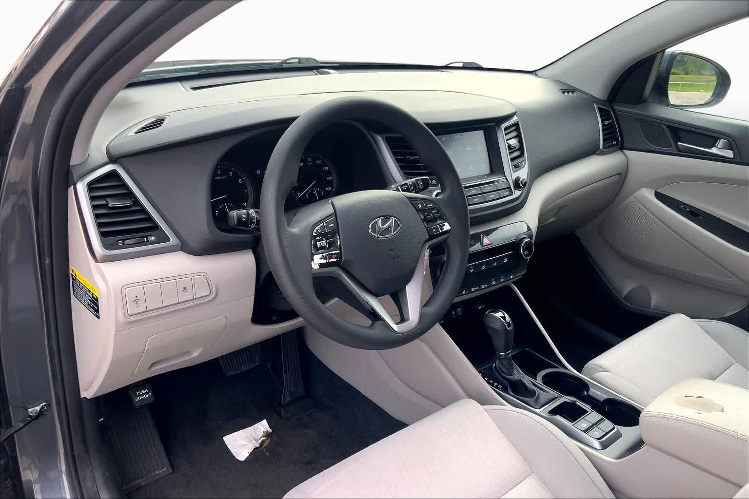 Used 2018 Coliseum Gray Hyundai SEL image 16