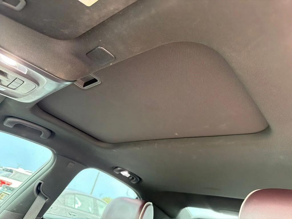 Used 2021 Red Cadillac Sport image 18