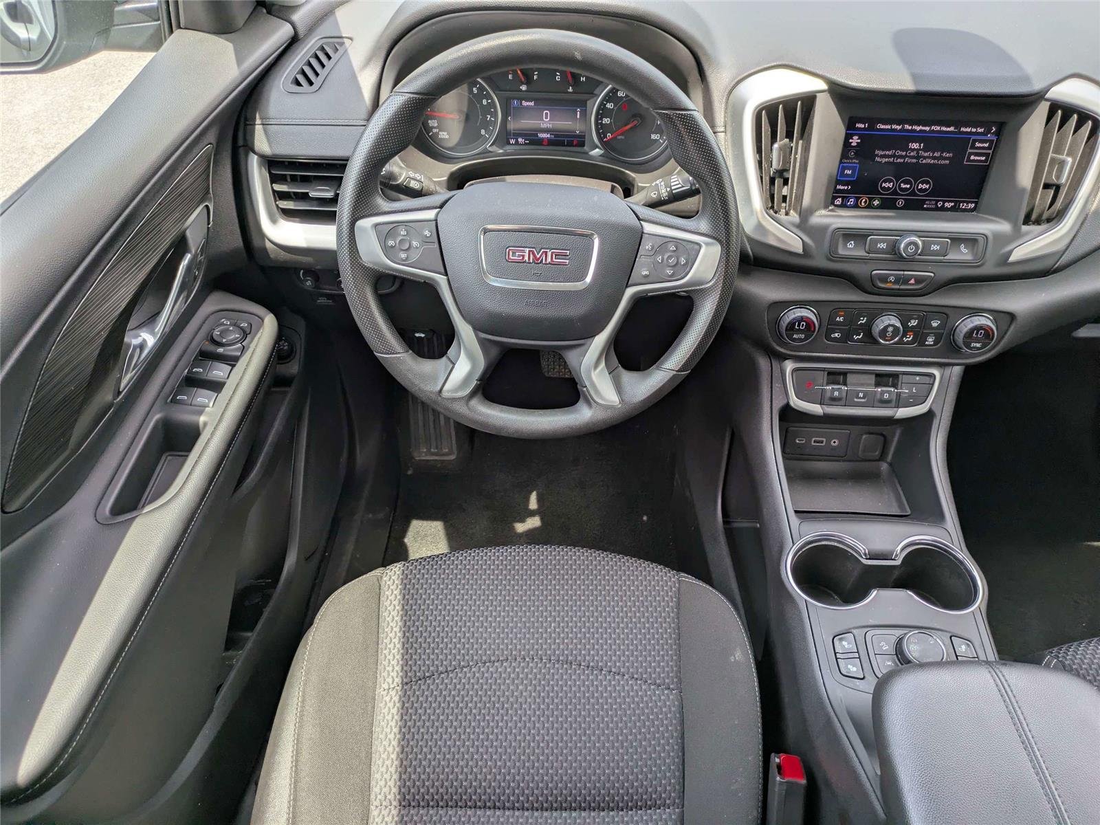 Used 2024 Sterling Metallic GMC SLE image 19