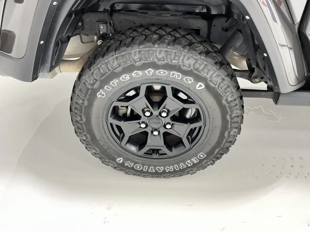 Used 2022  Jeep Willys image 5