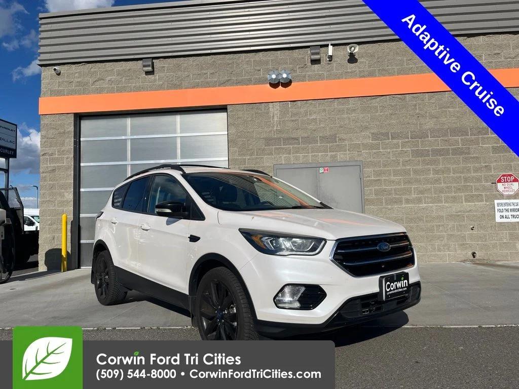 2017 Ford Escape Titanium 4WD's photo