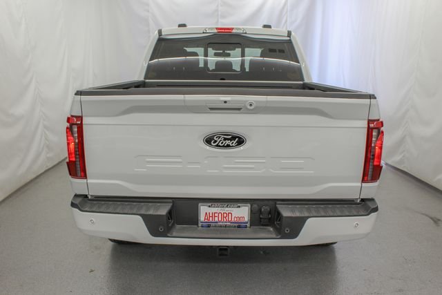 New 2026 Oxford White Ford XLT image 8