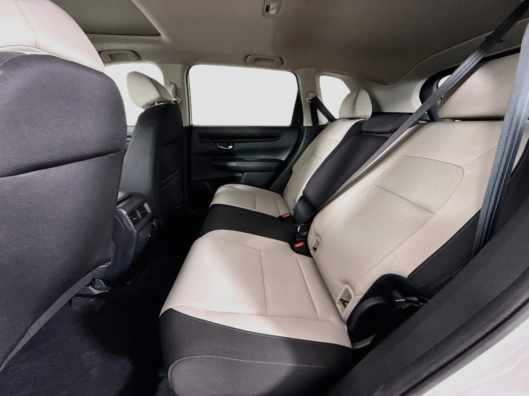 Used 2023 White Honda EX image 25