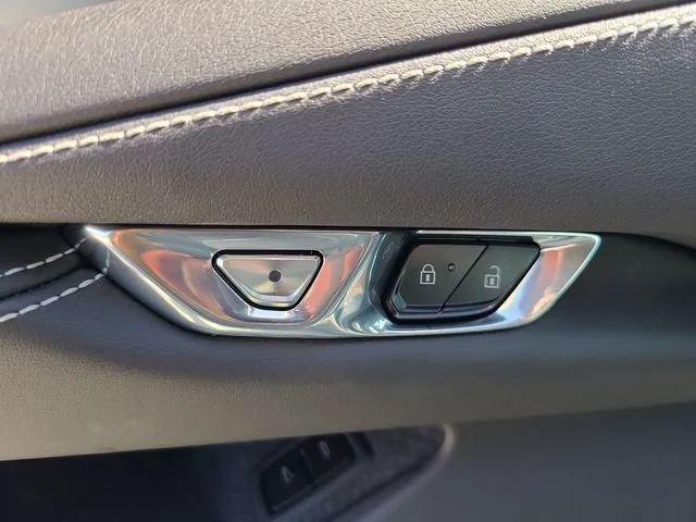 Used 2023 HYPERSONIC GRAY METALLIC Chevrolet 1LT image 13