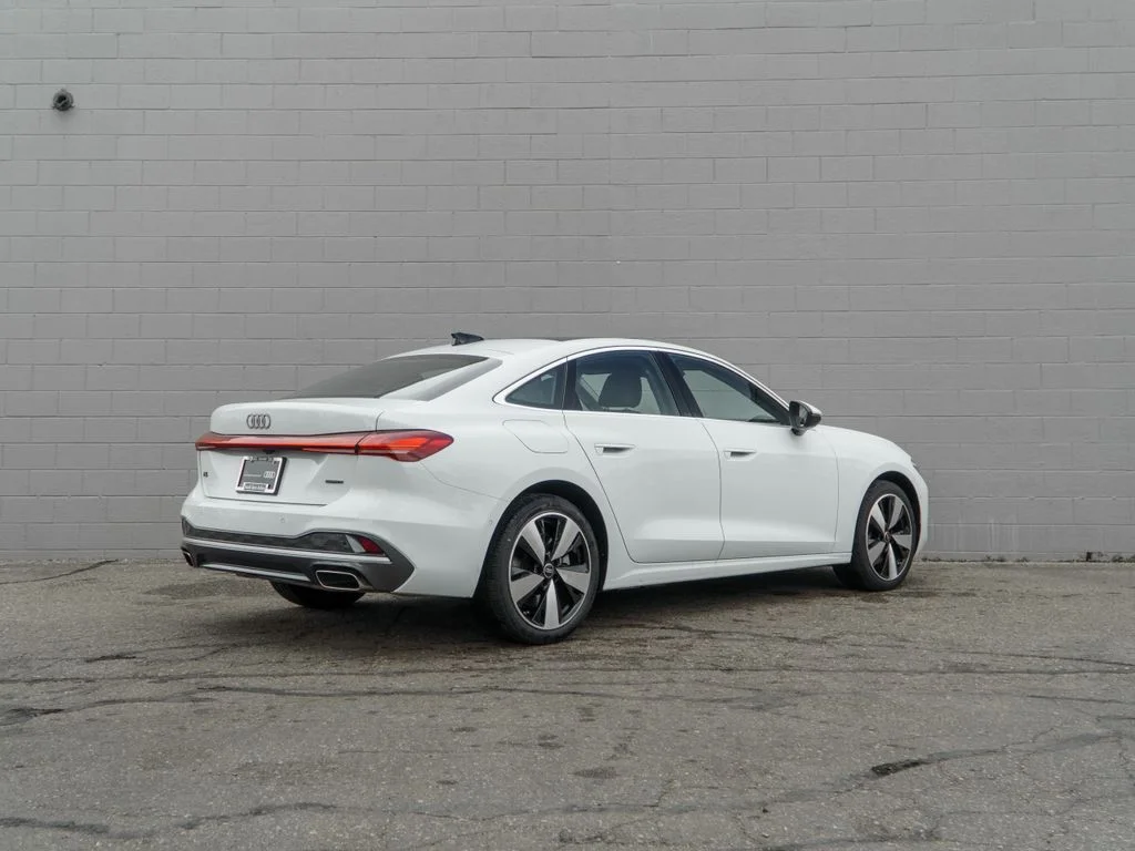 Used 2025 White Audi  image 7