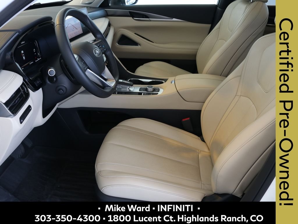 Certified Used 2025 White INFINITI LUXE image 6
