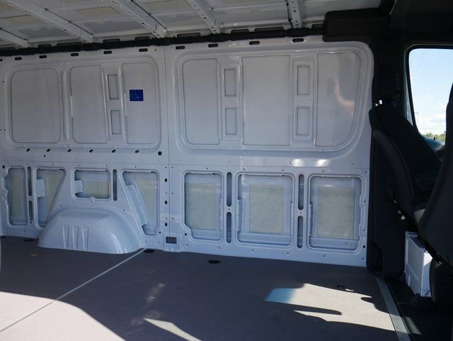 New 2026 Arctic White Mercedes-Benz Cargo 144 WB image 40
