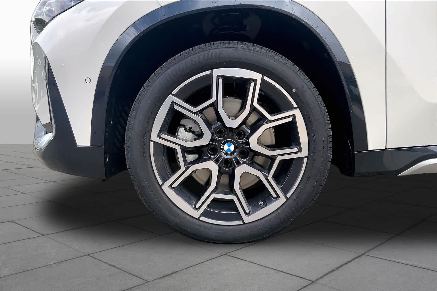 New 2026 Alpine White BMW xDrive28i image 11
