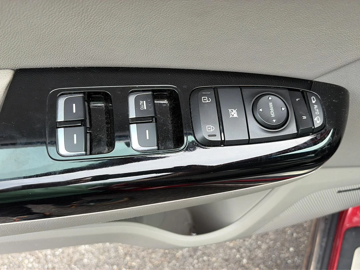 Used 2021 Hyper Red Kia SX Turbo image 8