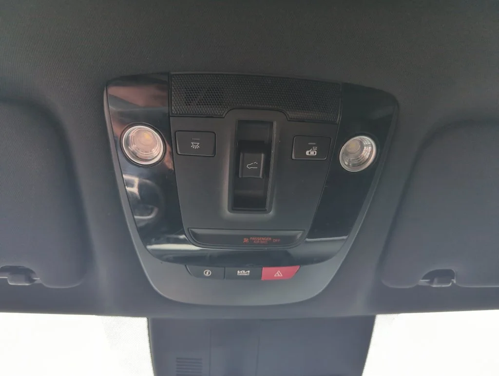 Used 2023 White Kia GT-Line image 27