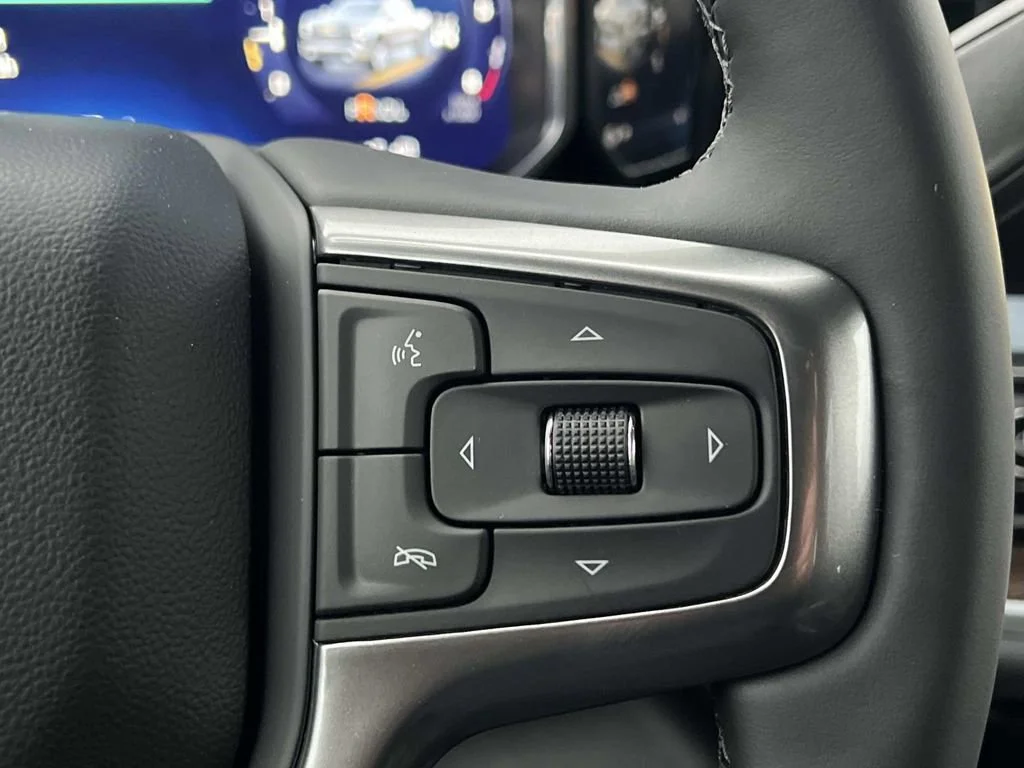 New 2026 Summit White Chevrolet LT (2FL) image 18