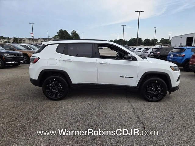 New 2026 Bright White Clear-Coat Exterior Paint Jeep Latitude image 13