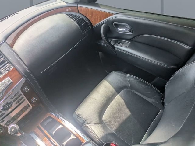 Used 2019 Black INFINITI LUXE image 18