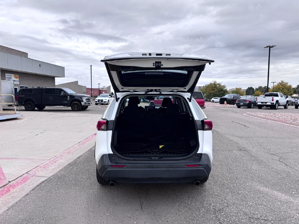 Used 2022 White Toyota LE image 12
