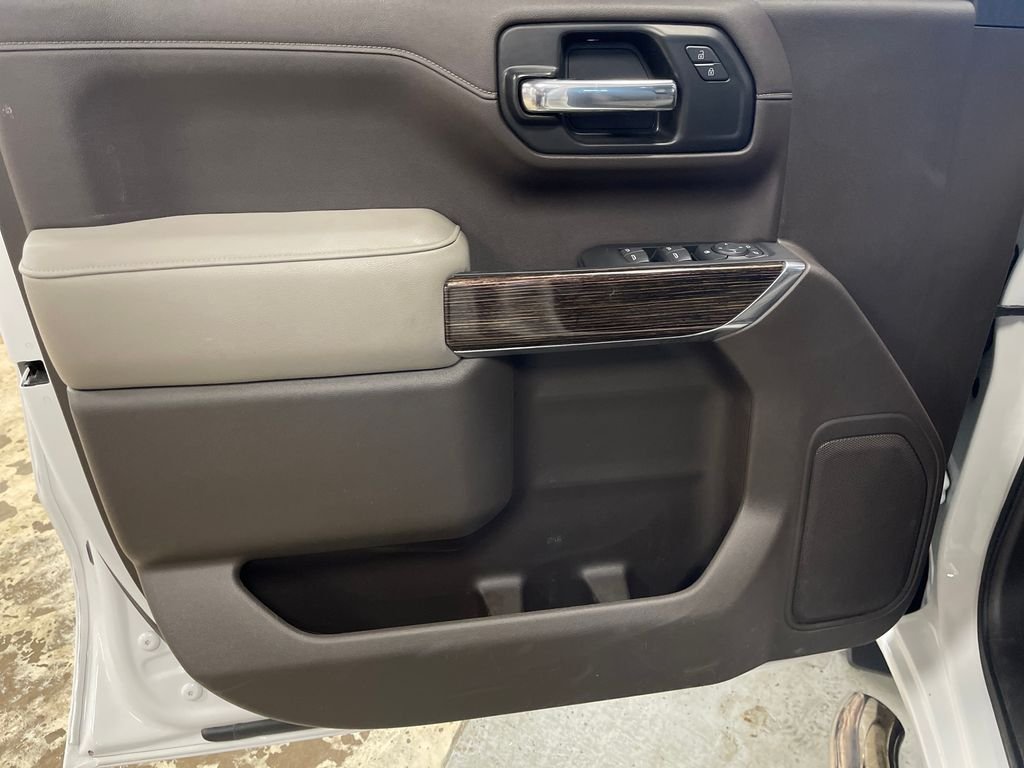 Used 2022 White GMC SLE image 15