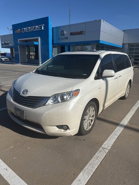 2017 Toyota Sienna XLE
