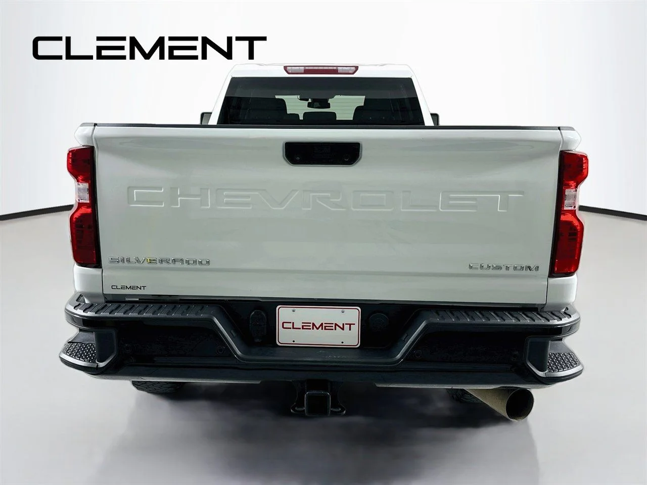 Used 2024 Summit White Chevrolet Custom image 8