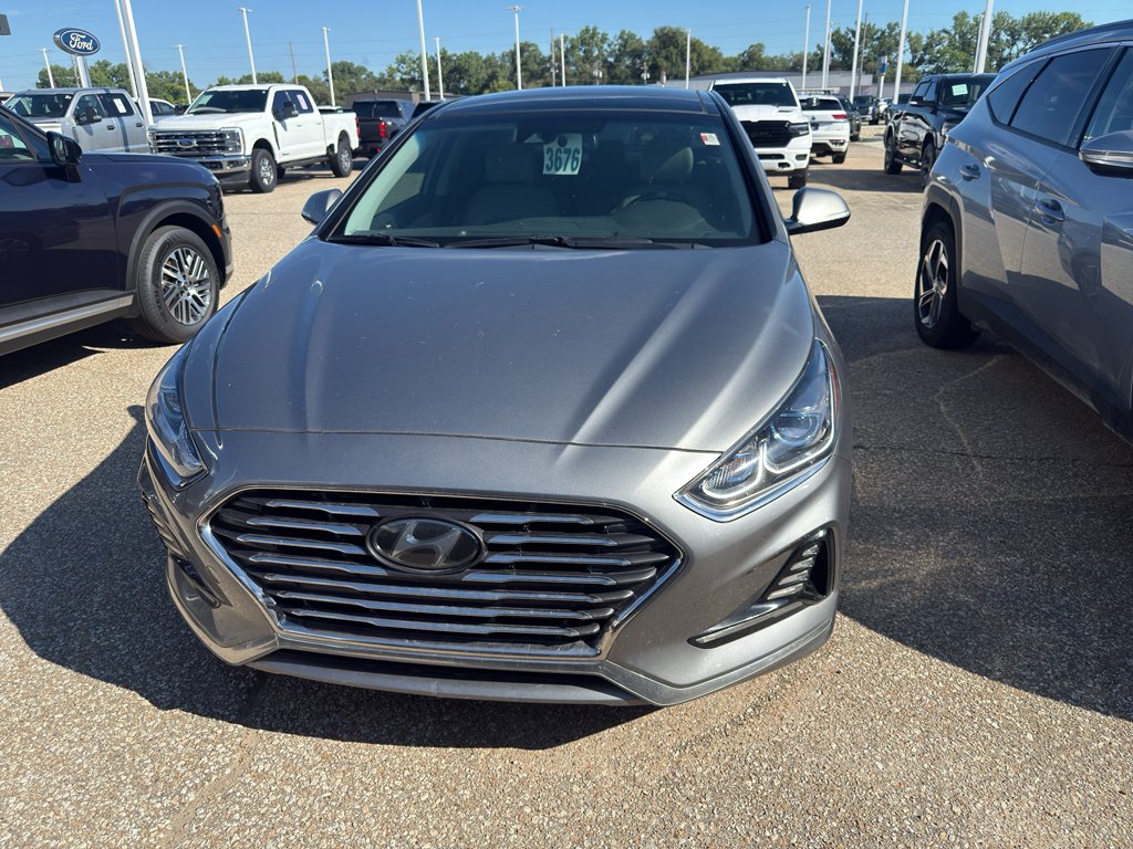 Used 2018 Metropolis Gray Hyundai Limited image 5