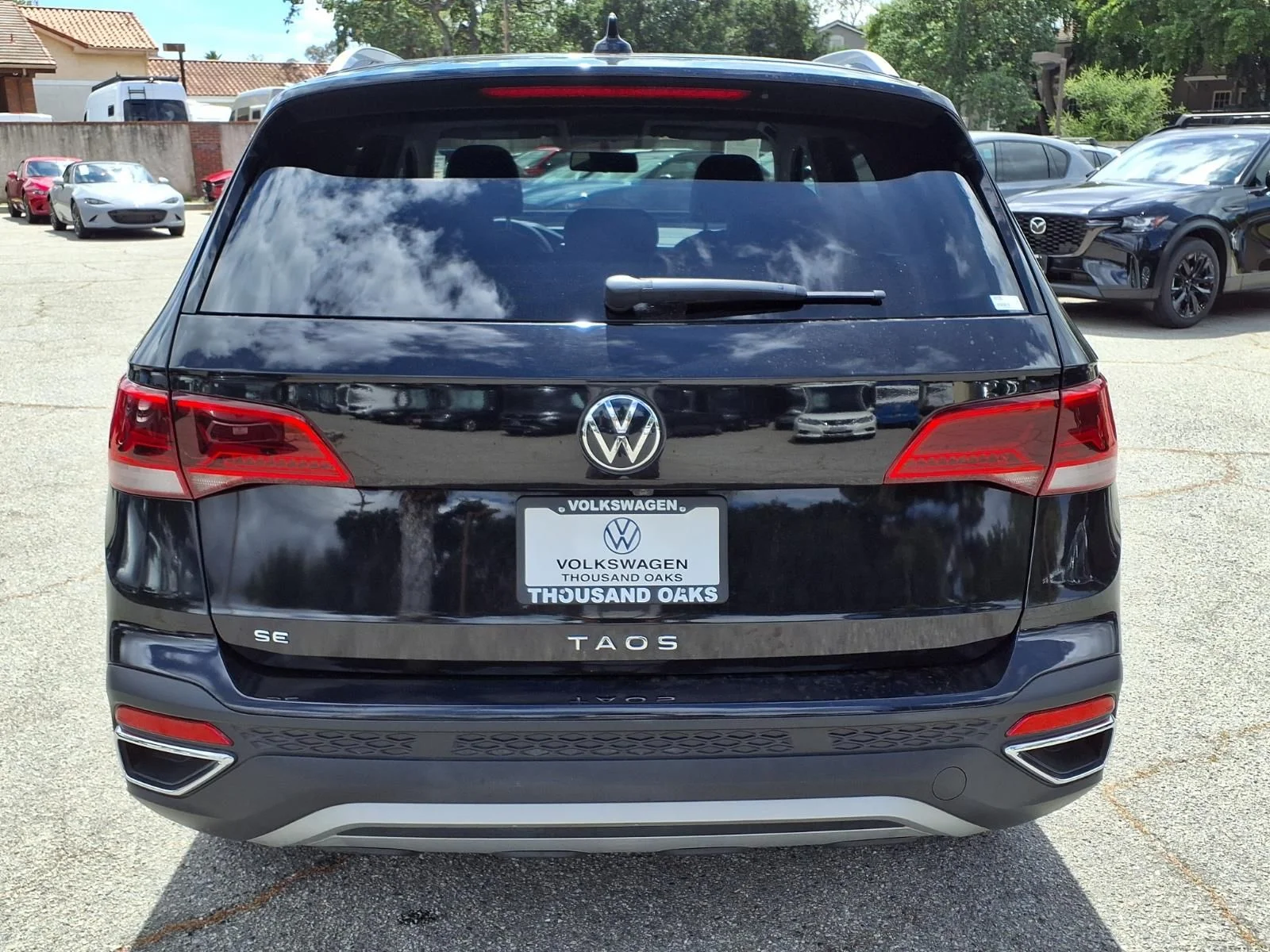 Used 2022 Black Volkswagen 1.5T SE image 6