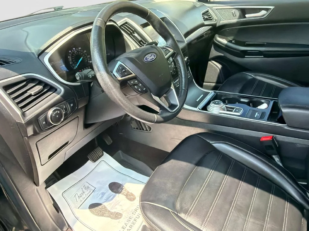 Used 2020 Black Ford SEL image 22