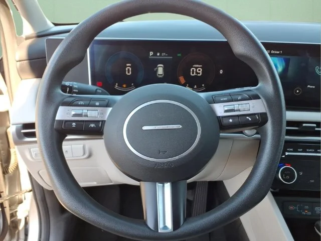 Used 2025 Silver Hyundai SEL image 22