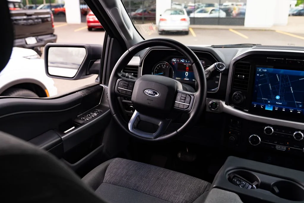 Used 2023 White Ford XLT image 9