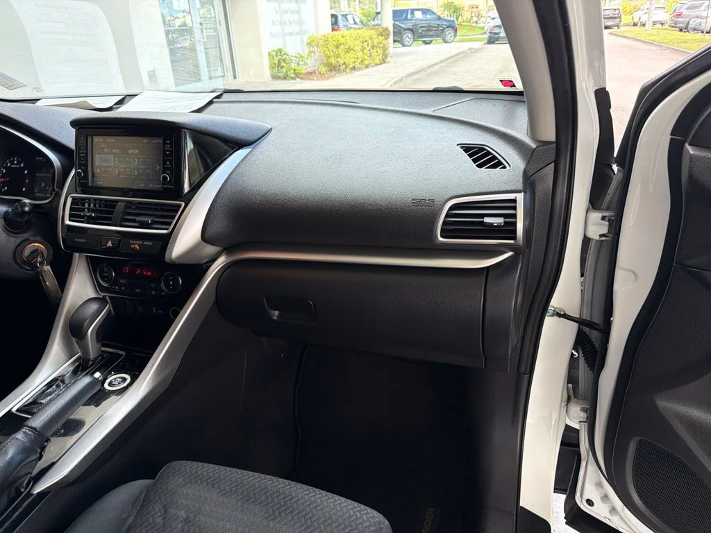 Used 2020 White Mitsubishi ES image 18