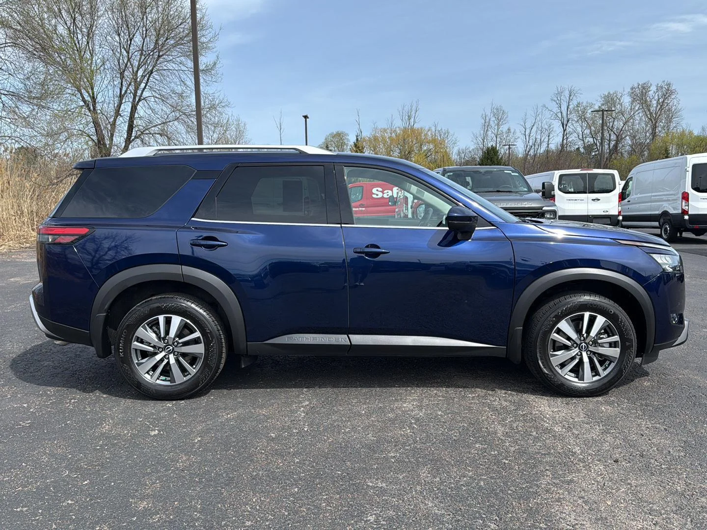 Used 2025 Deep Ocean Blue Pearl Nissan SL image 23