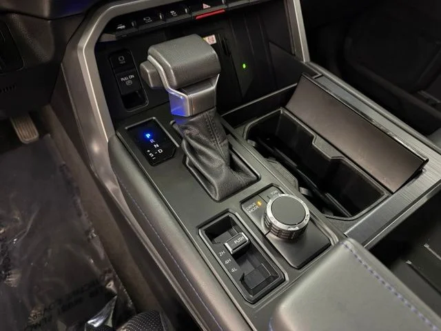 2024 Toyota Tundra Platinum - Photo 16