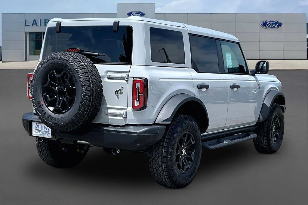 New 2026 Gray Ford Badlands® image 5