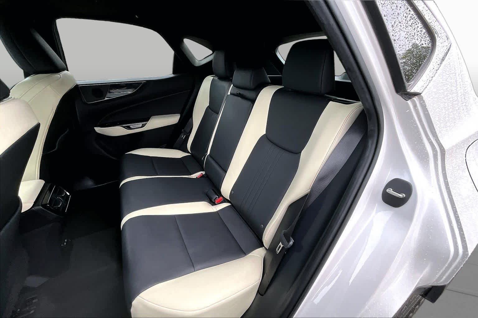 Used 2022 Eminent White Pearl Lexus Premium image 21