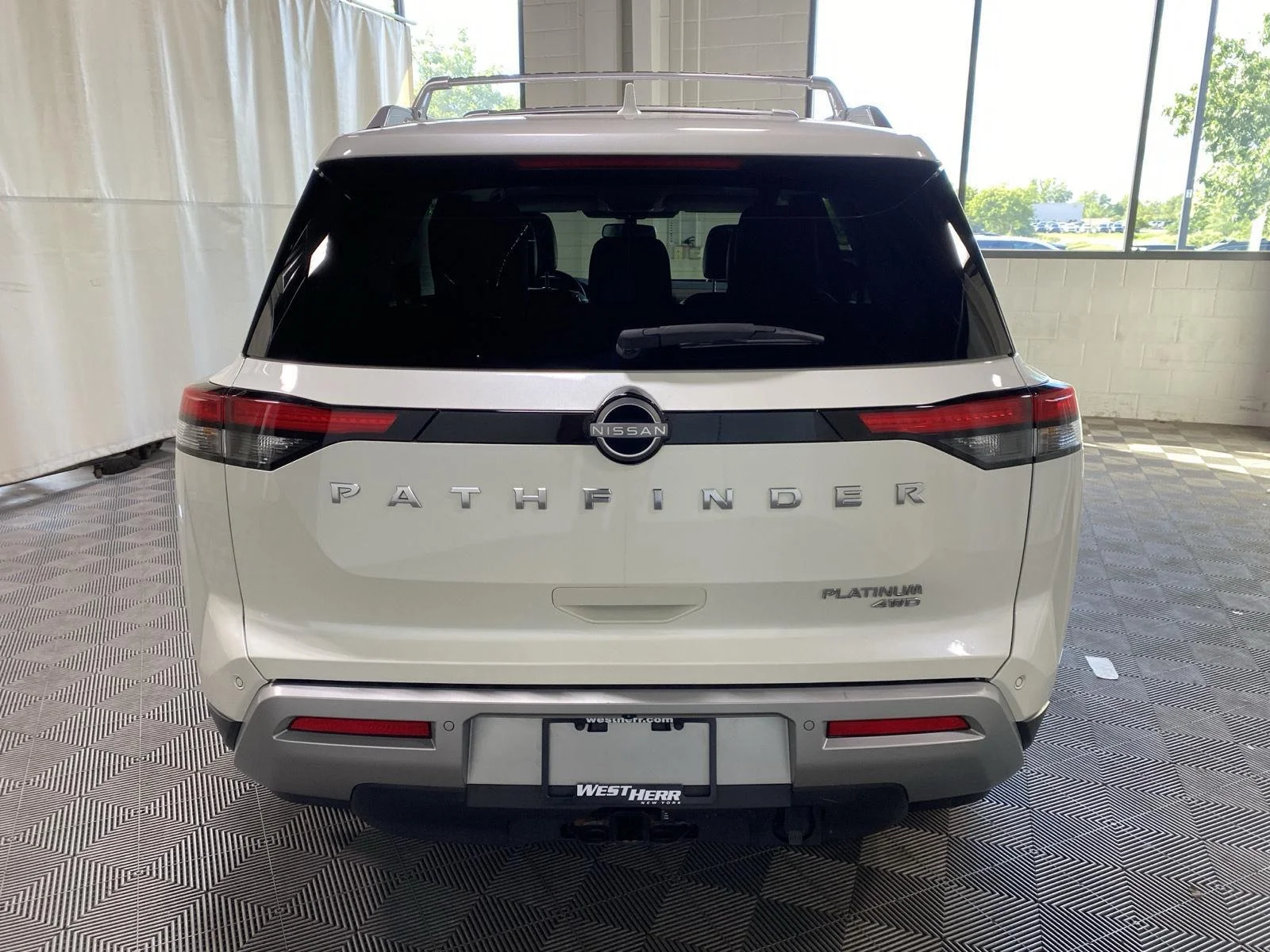 Used 2022 Pearl White Tricoat Nissan Platinum image 6