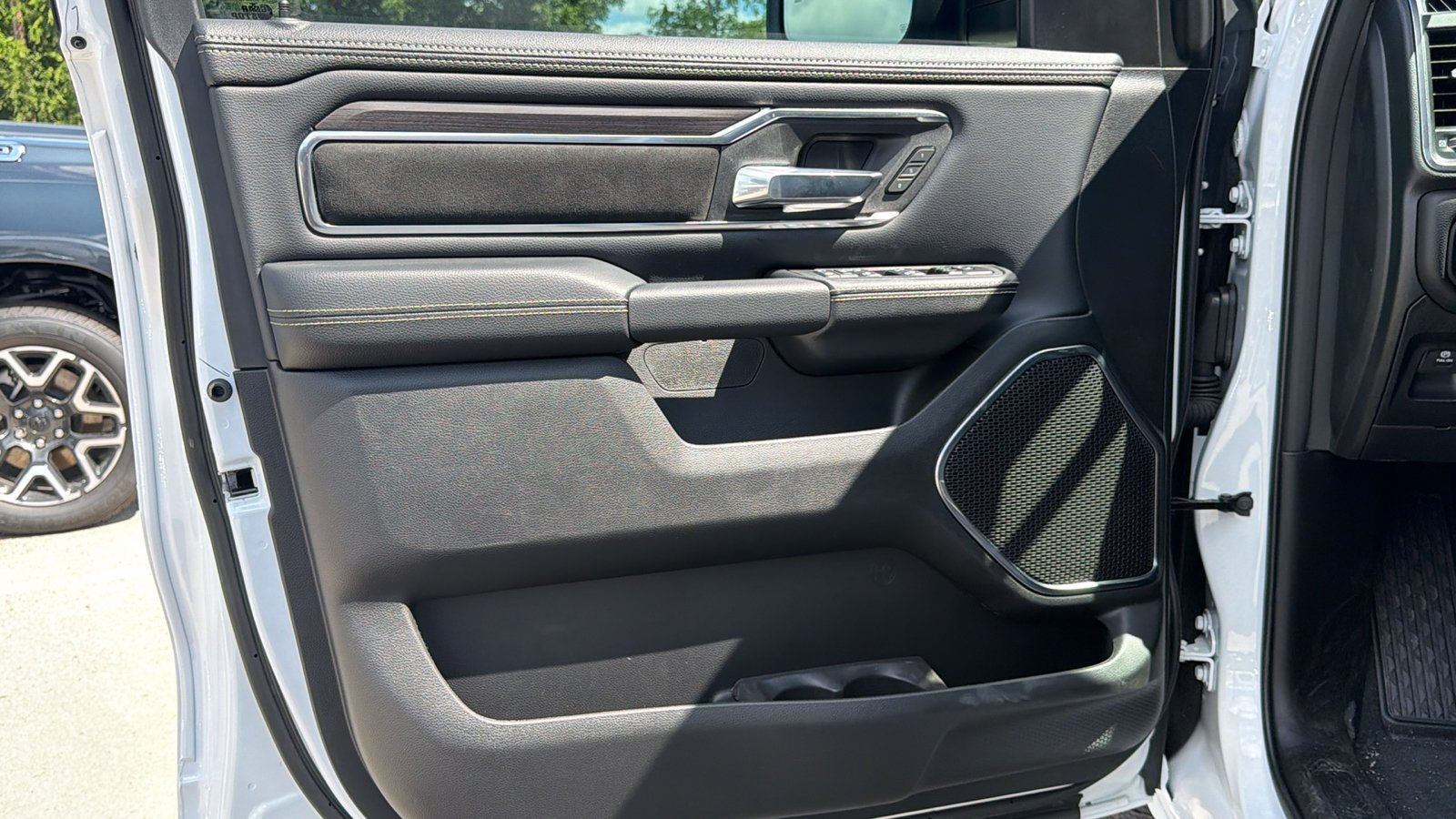 New 2026 Bright White Clear-Coat Exterior Paint RAM Laramie image 9