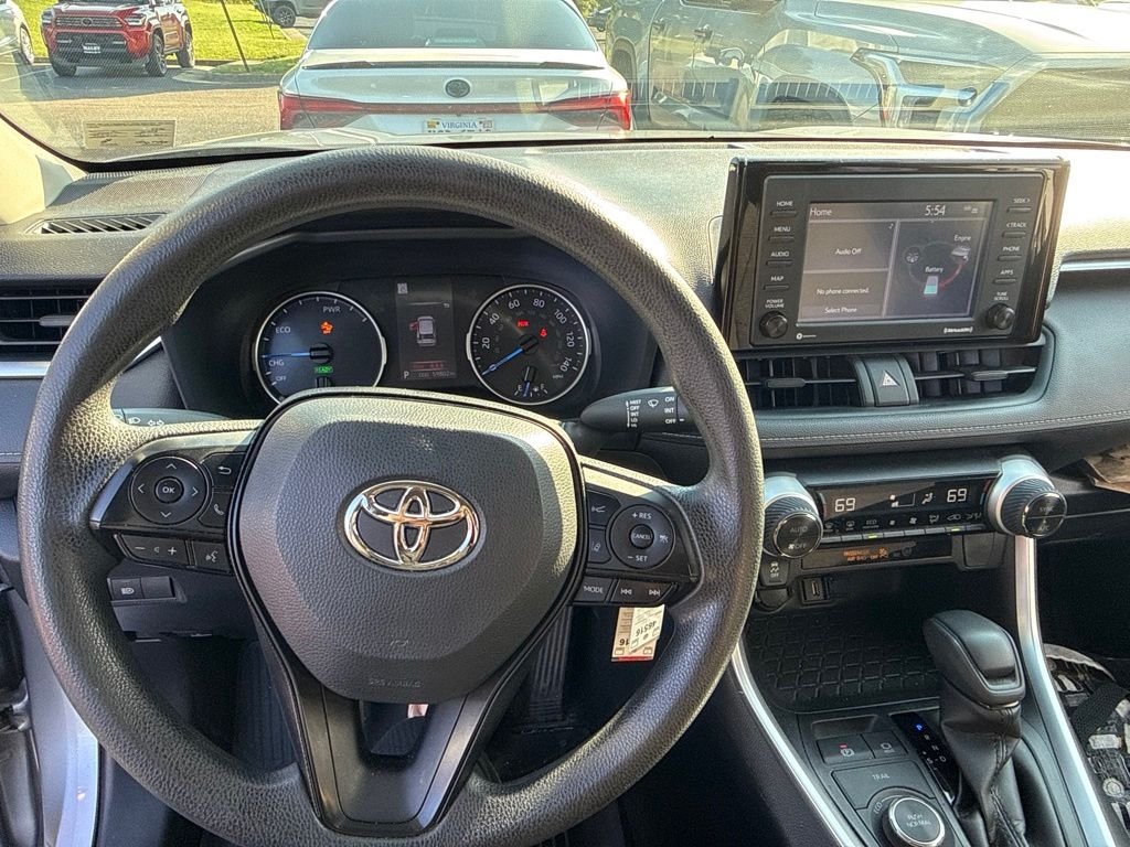 Used 2022 Silver Toyota LE image 7