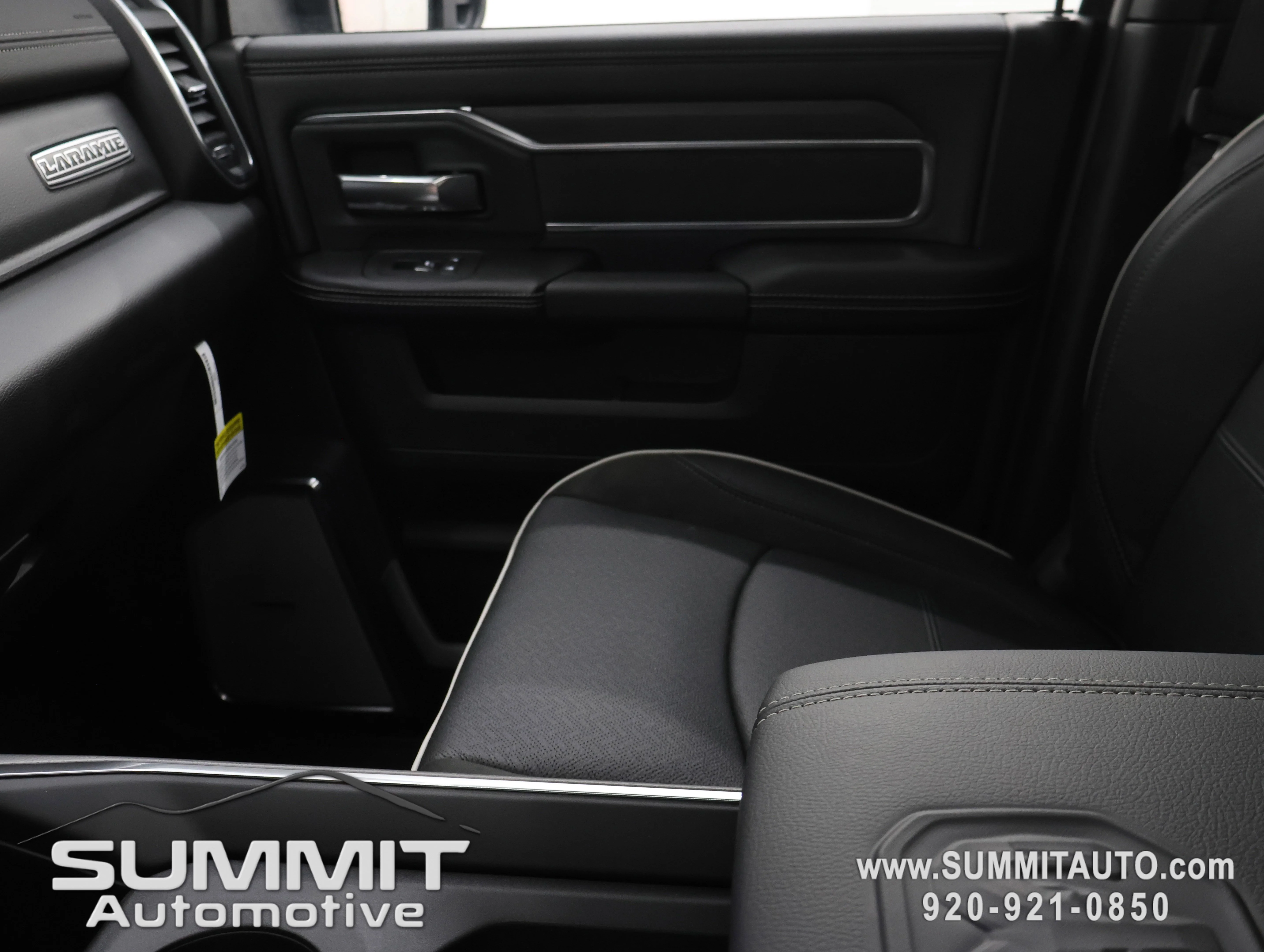 New 2026 Granite Crystal Metallic Clear-Coat Exterior Paint RAM Laramie image 13