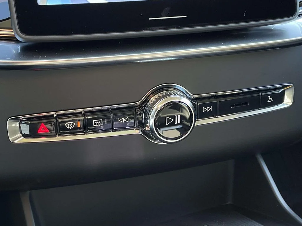 New 2026 Onyx Black Volvo Ultra image 21
