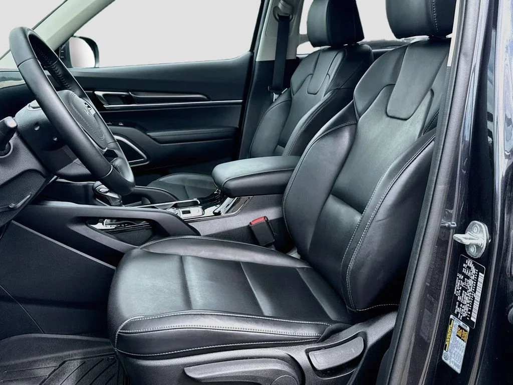 Certified Used 2025 Gray Kia LX image 20
