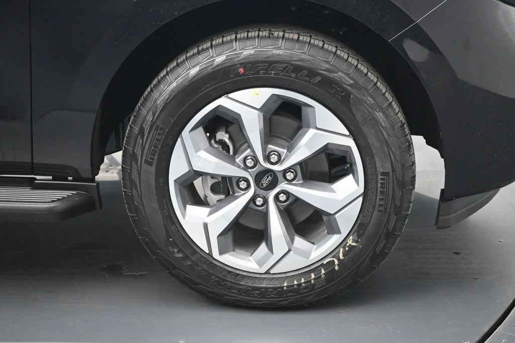 New 2027 Agate Black Metallic Ford Active image 26