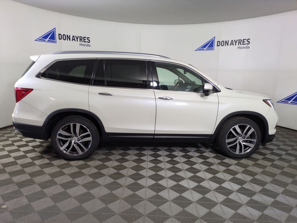 Used 2017 White Diamond Pearl Honda Touring image 6