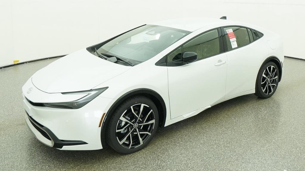 2026 Toyota Prius XSE's photo