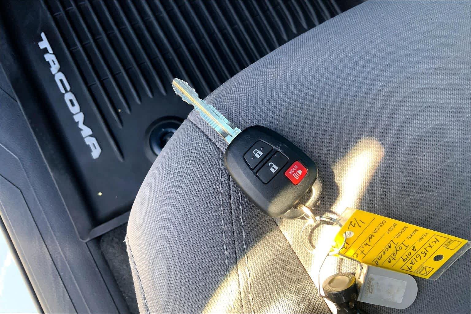 Used 2019 Super White Toyota SR image 14