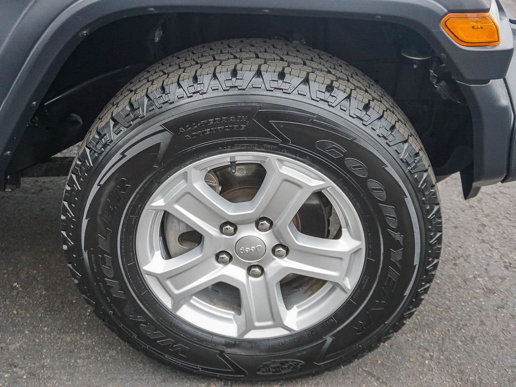 Used 2018 Black Jeep Unlimited Rubicon image 10