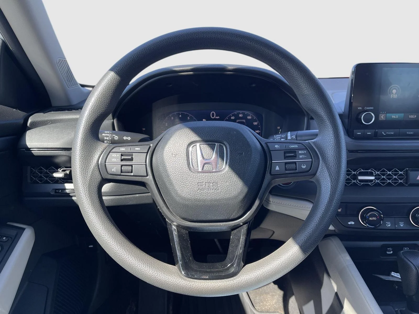 Used 2024 Platinum White Pearl Honda EX image 6