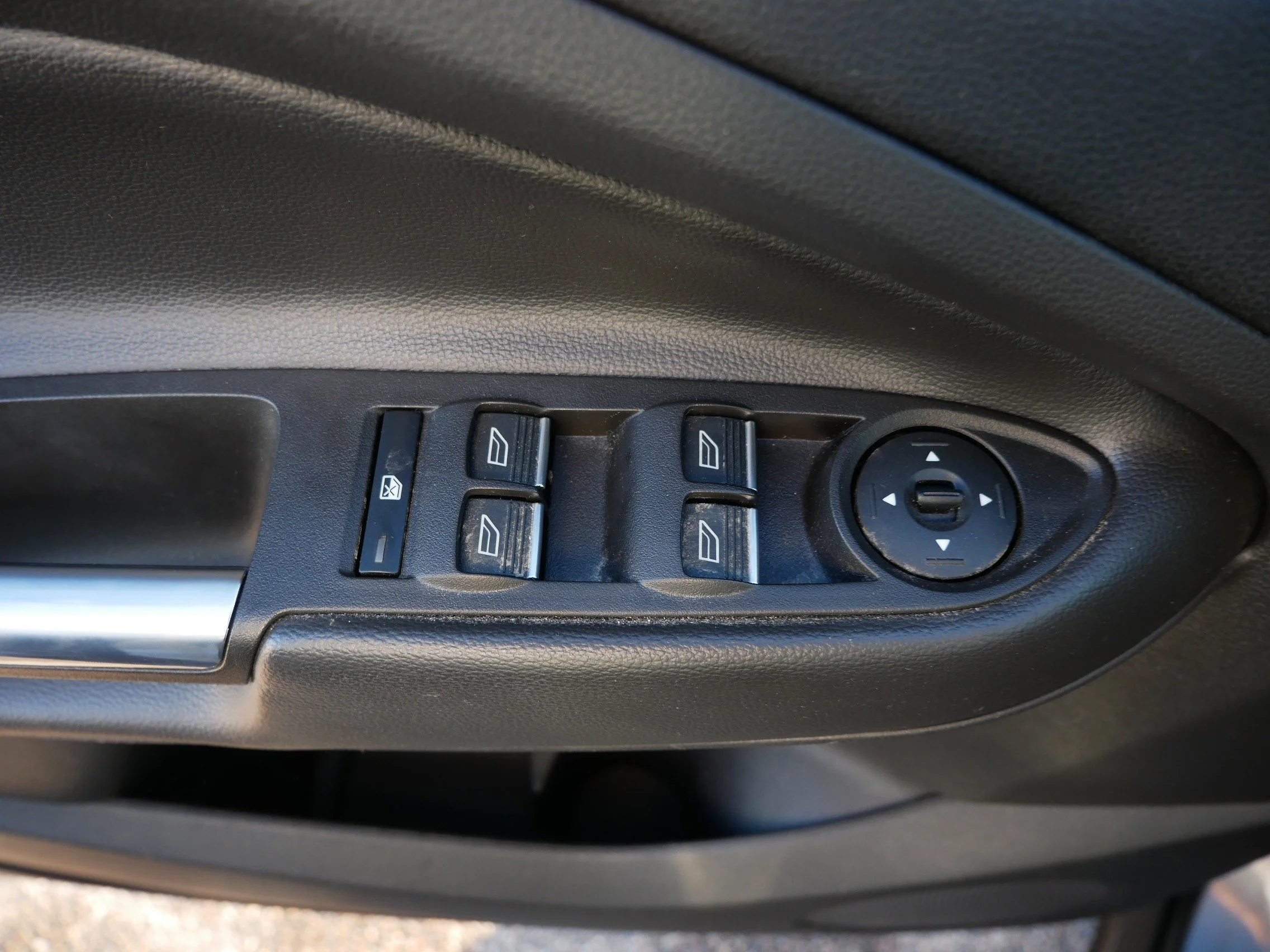 Used 2017 Magnetic Ford SE image 20