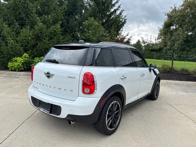 Used 2015 White MINI Base image 6