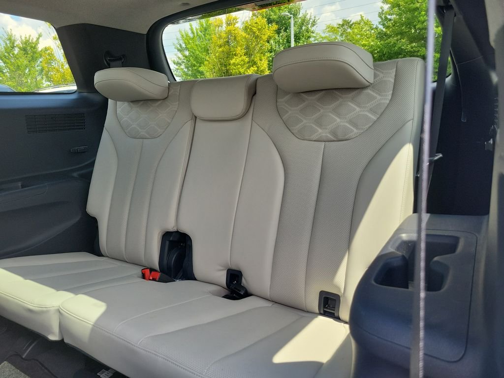 Used 2022 White Hyundai Limited image 10
